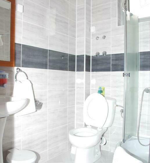 اتاق استاندارد سه نفره, M Garni