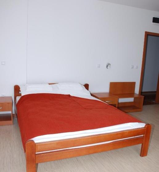 اتاق استاندارد یک نفره, M Garni