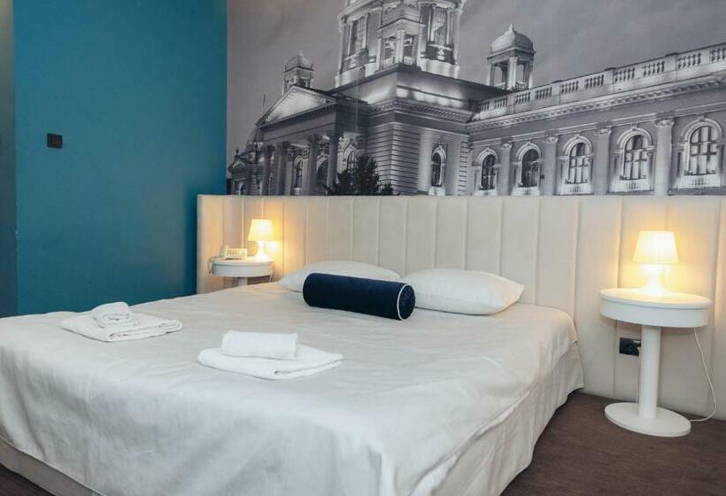 اتاق استاندارد, Passport