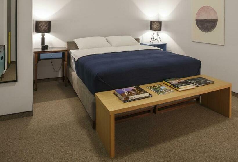 اتاق اکونومی, Savamala B&b