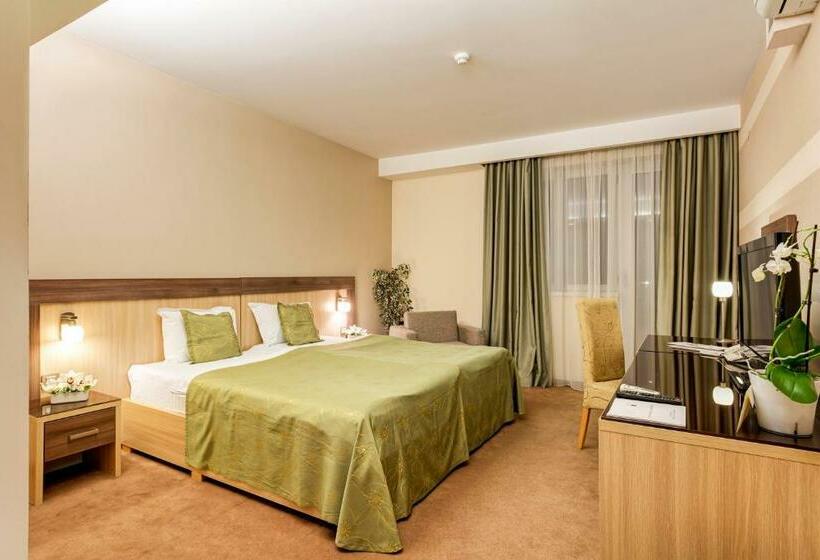 اتاق لوکس با بالکن, Tami Residence