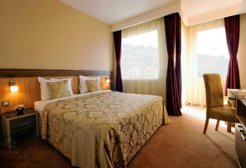 اتاق لوکس با بالکن, Tami Residence