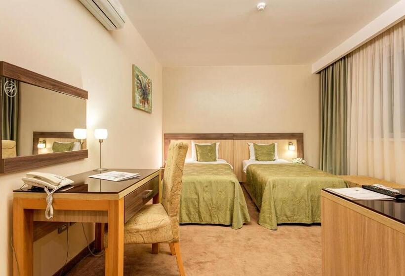 اتاق کلاسیک, Tami Residence