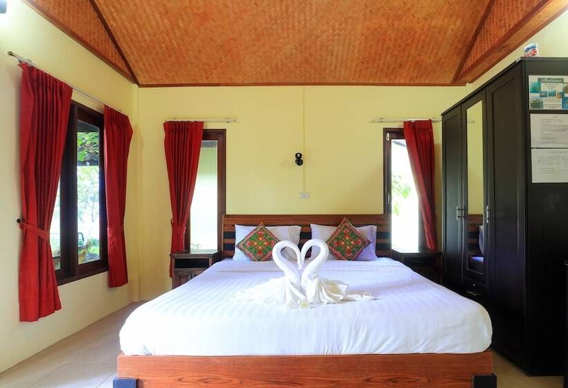 Бунгало Deluxe, Isara Lanta Beach Resort