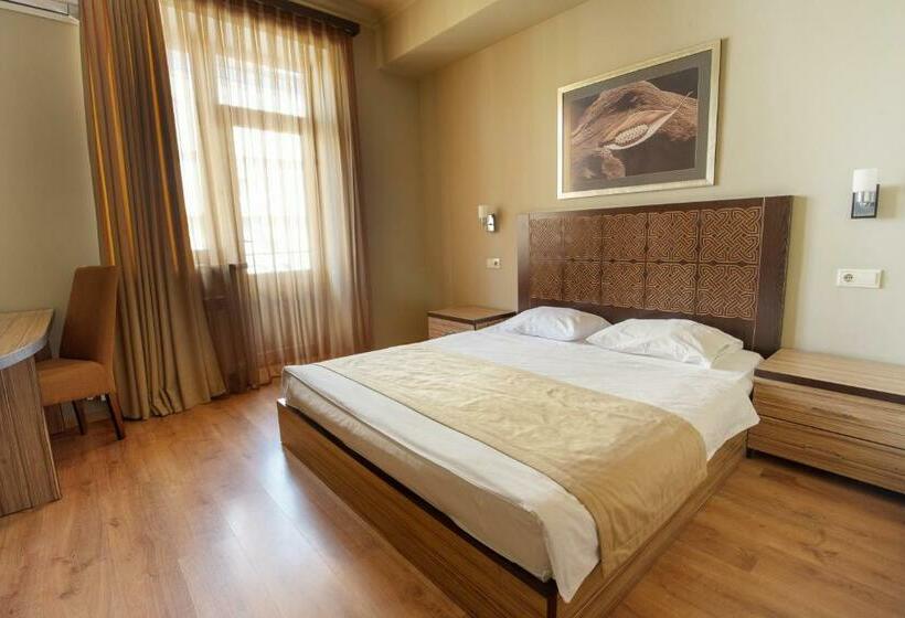 اتاق اکونومی با حمام مشترک, Kantar Hostel
