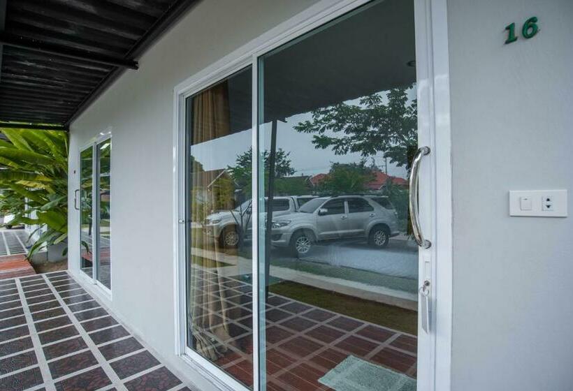 Superior Room with Terrace, Pak Dee Resort