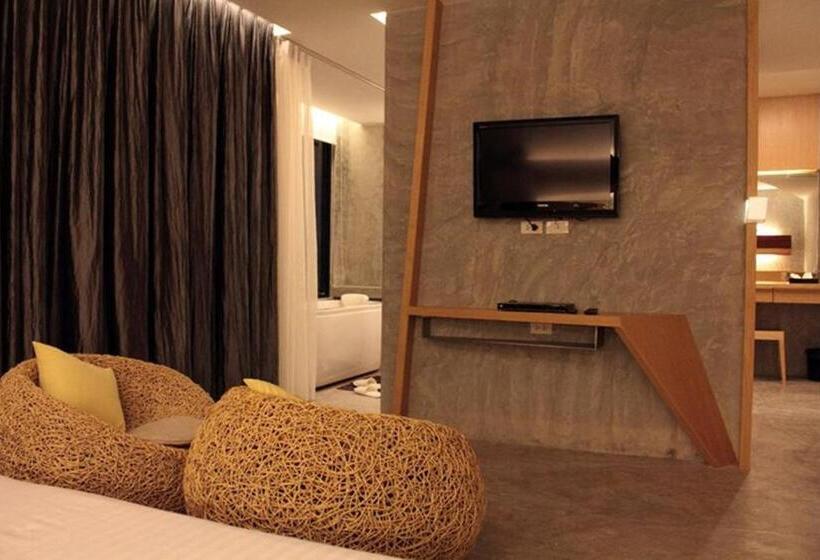 سوییت با چشم‌انداز دریا, The Now Hotel   Sha Extra Plus