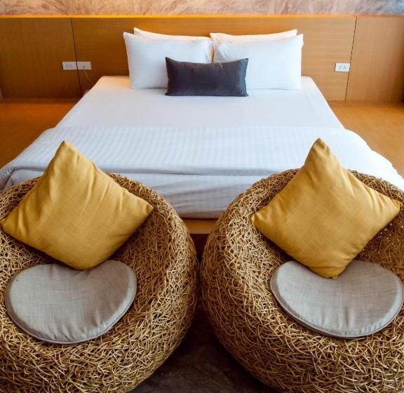 سوییت با چشم‌انداز دریا, The Now Hotel   Sha Extra Plus