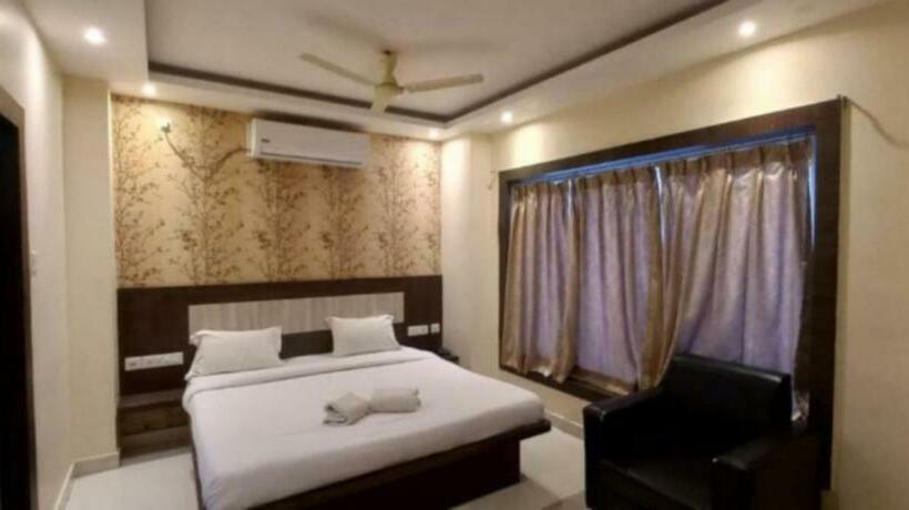 اتاق لوکس با تخت بزرگ, Mor Hotel Home Town Lift Wifi With Restaurant Facilities Near Temple & Golden Beach Best Selling