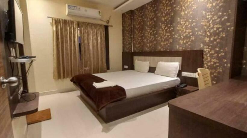 Номер Deluxe Кровать Кинг, Mor Hotel Home Town  Lift  Wifi With Restaurant Facilities  Near Temple & Golden Beach Best Selling