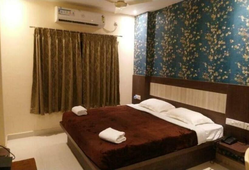 اتاق لوکس با تخت بزرگ, Mor Hotel Home Town Lift Wifi With Restaurant Facilities Near Temple & Golden Beach Best Selling
