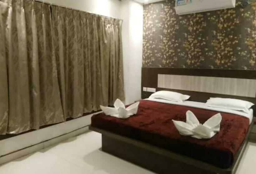 اتاق لوکس با تخت بزرگ, Mor Hotel Home Town Lift Wifi With Restaurant Facilities Near Temple & Golden Beach Best Selling