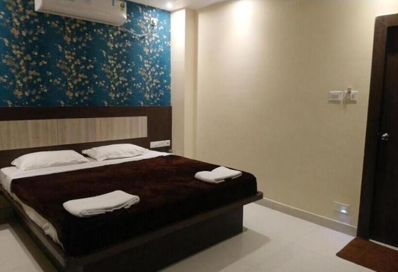 Номер Deluxe Кровать Кинг, Mor Hotel Home Town  Lift  Wifi With Restaurant Facilities  Near Temple & Golden Beach Best Selling