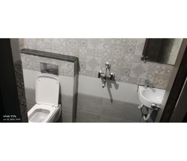 اتاق لوکس, Mor Hotel Home Town Lift Wifi With Restaurant Facilities Near Temple & Golden Beach Best Selling