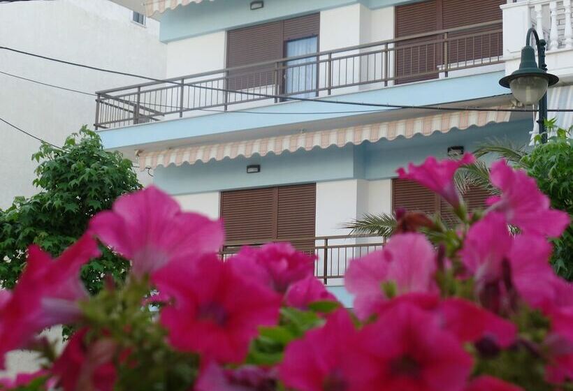 ２ベッドルームアパートメント, Antique The