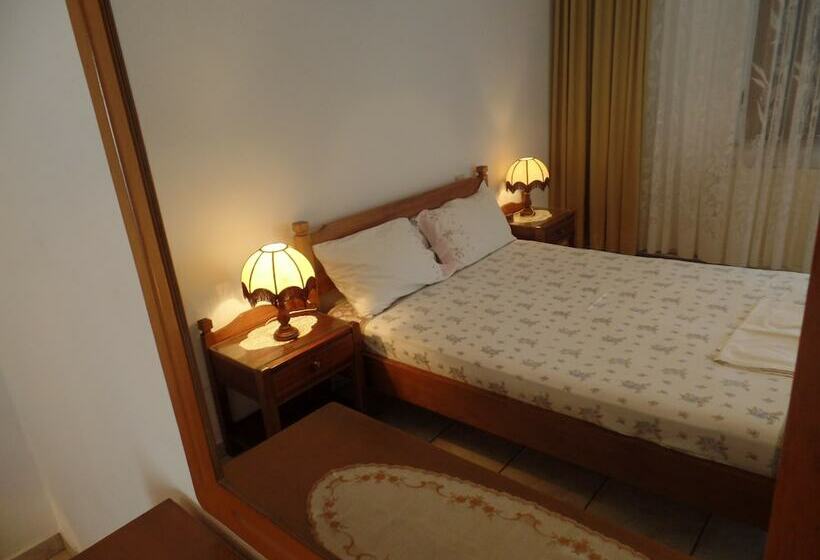 Апартаменты 2 Спальни, Antique The