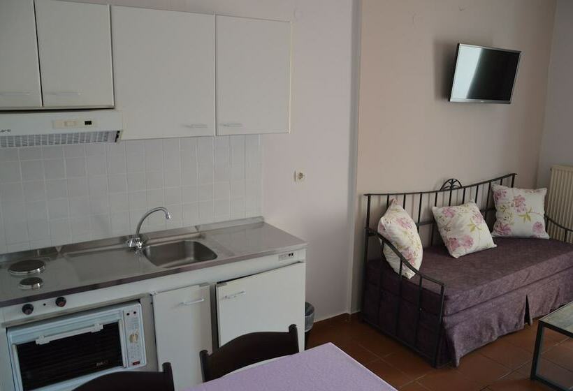 家庭公寓, Diamond Palace Apartments