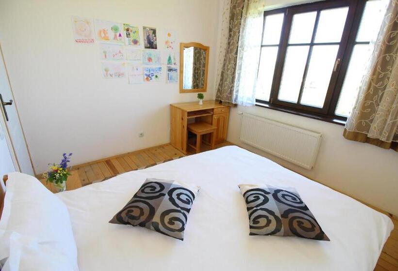 סוויטה, арт комплекс горски дом трявна