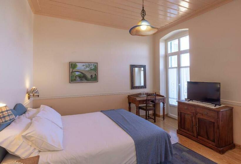 חדר סופריור עם נוף, Archontiko Parnassus Dadi