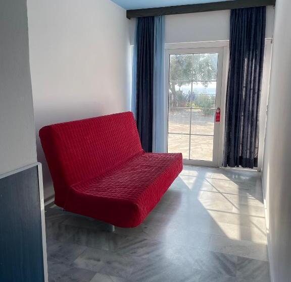 低层单卧公寓, Elena Ermones