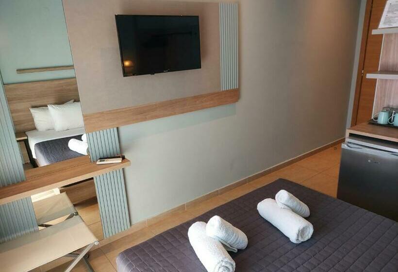 غرفة قياسية, Epavlis Eleftheriadi