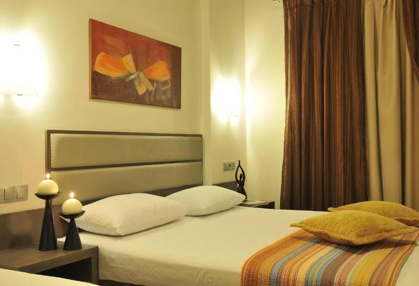 غرفة قياسية ثلاثية, Epavlis Eleftheriadi