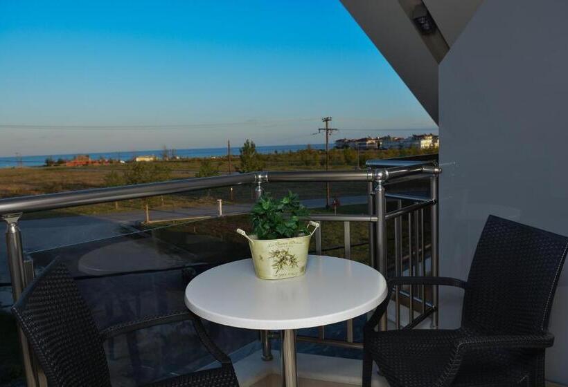 غرفة ديلوكس مطلّة علي البحر, Epavlis Eleftheriadi