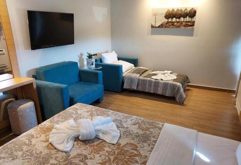 غرفة ديلوكس ثلاثية مطلة على البحر, Epavlis Eleftheriadi