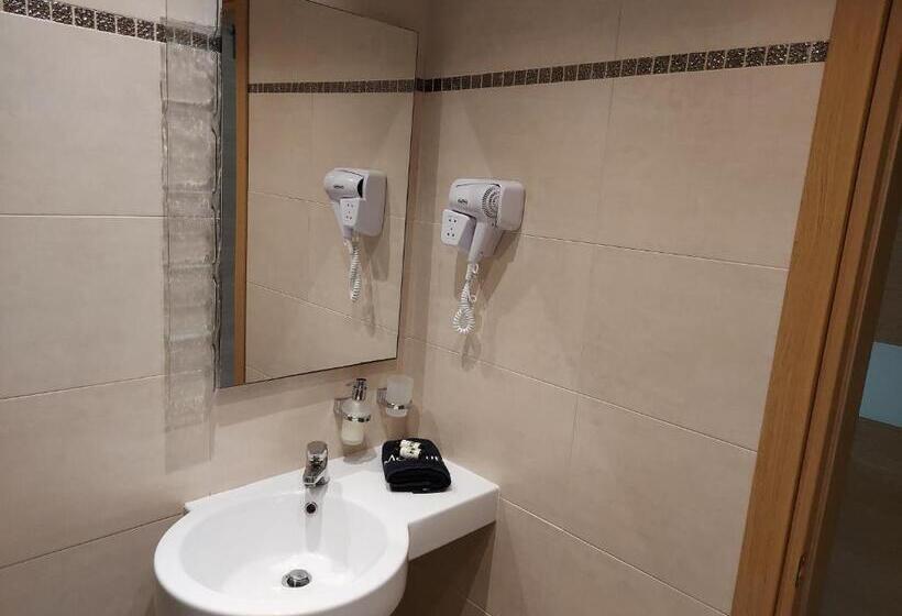 غرفة ديلوكس ثلاثية مطلة على البحر, Epavlis Eleftheriadi