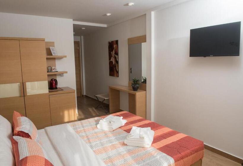 غرفة قياسية سرير كينج, Epavlis Eleftheriadi