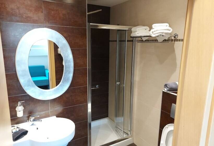 غرفة ديلوكس مطلّة علي البحر, Epavlis Eleftheriadi