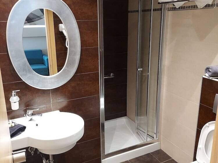 غرفة ديلوكس مطلّة علي البحر, Epavlis Eleftheriadi