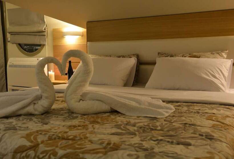 غرفة ديلوكس ثلاثية مطلة على البحر, Epavlis Eleftheriadi