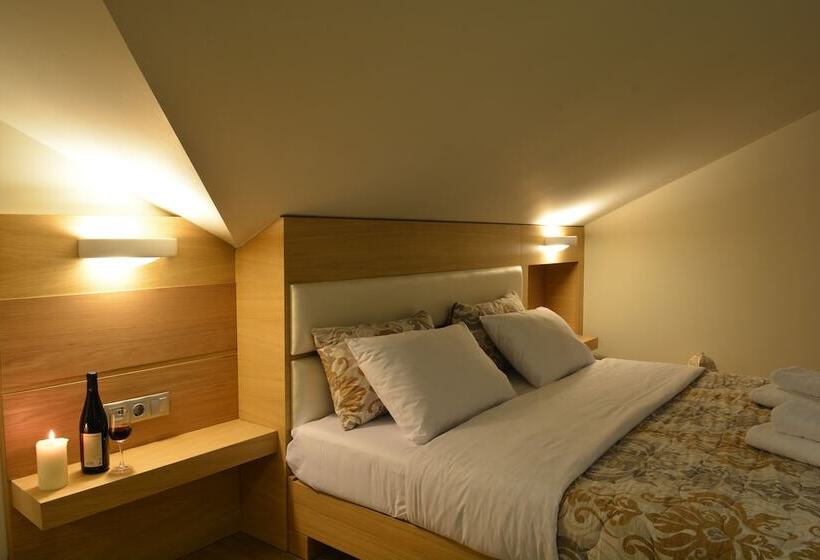 غرفة ديلوكس ثلاثية مطلة على البحر, Epavlis Eleftheriadi