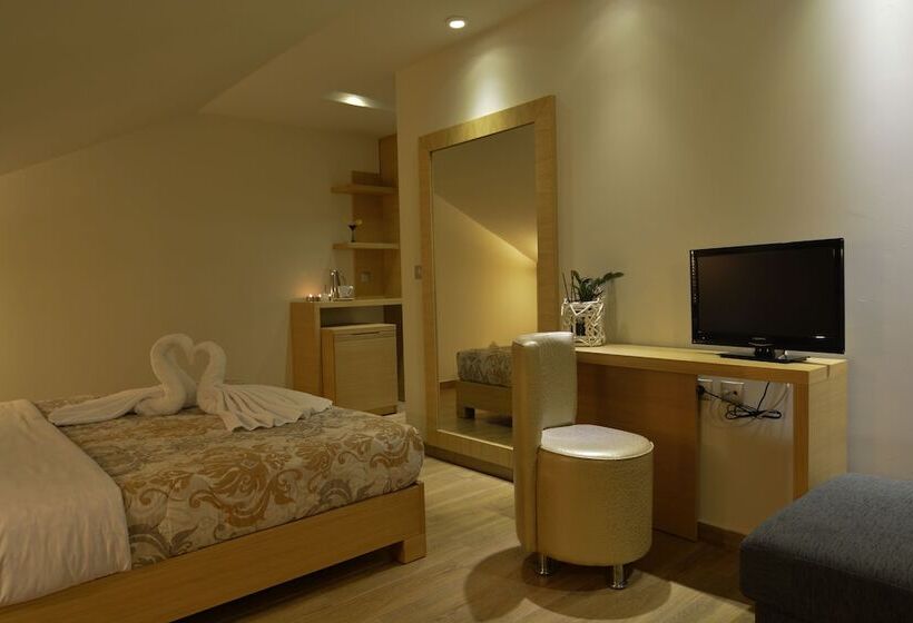 غرفة ديلوكس ثلاثية مطلة على البحر, Epavlis Eleftheriadi