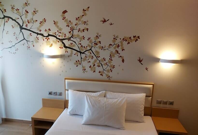 غرفة قياسية سرير كينج, Epavlis Eleftheriadi