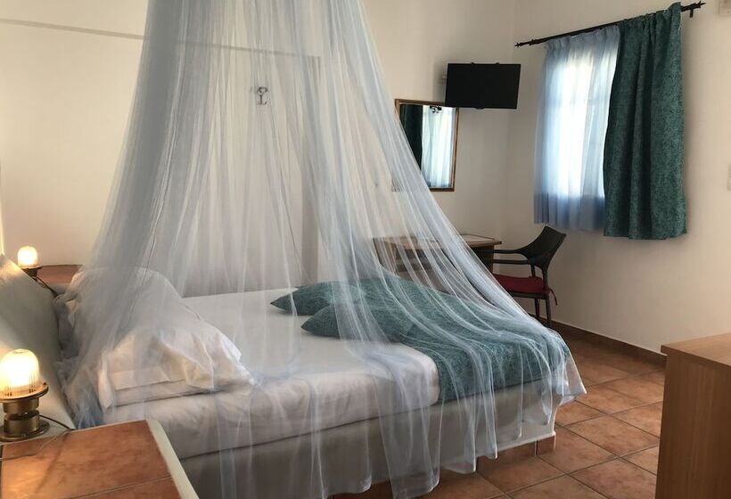 プールビュースタンダードルーム, Quartano Suites By Heliessa, Adults Only