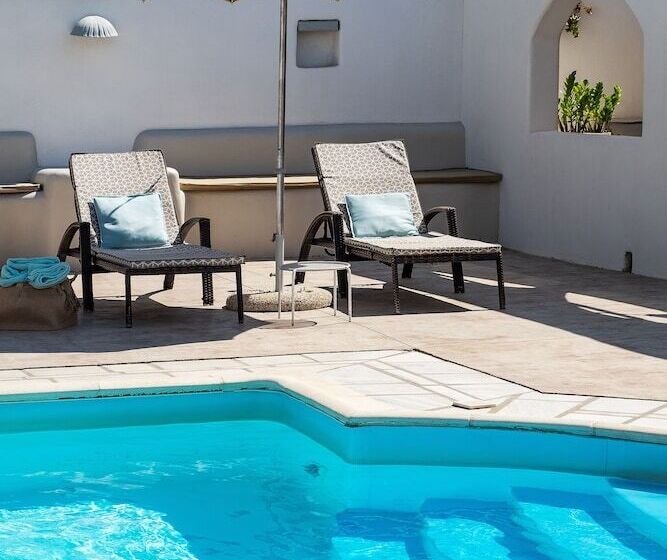 プールの見えるスタンダードトリプルルーム, Quartano Suites By Heliessa, Adults Only