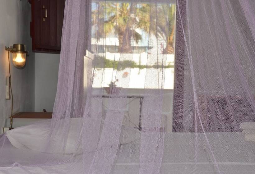 プールの見えるスタンダードトリプルルーム, Quartano Suites By Heliessa, Adults Only