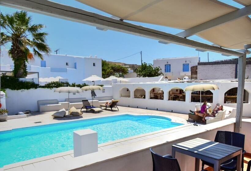 プールの見えるスタンダードトリプルルーム, Quartano Suites By Heliessa, Adults Only