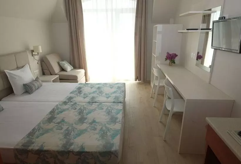 Standard-Studio mit Balkon, Helios