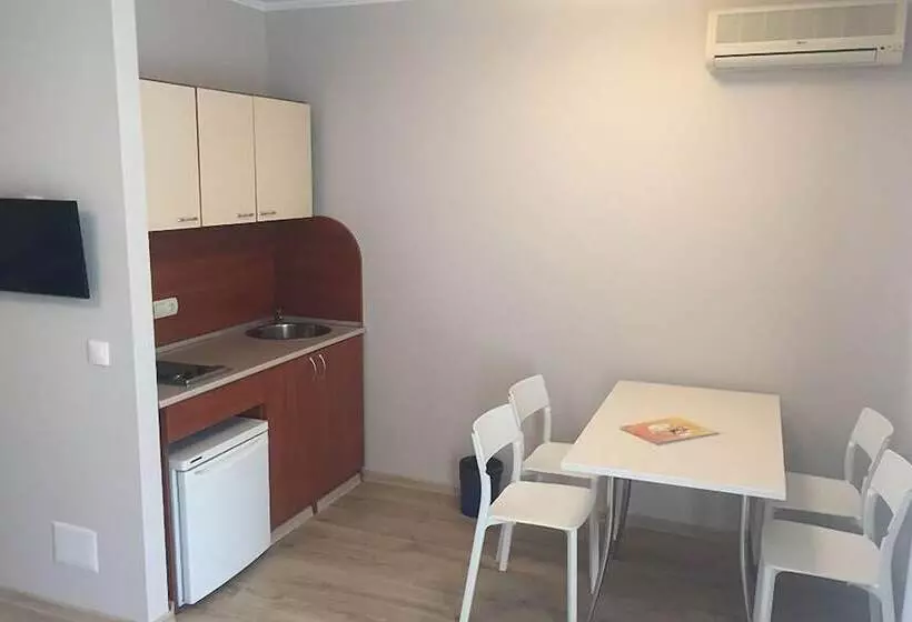 Standard-Studio mit Balkon, Helios