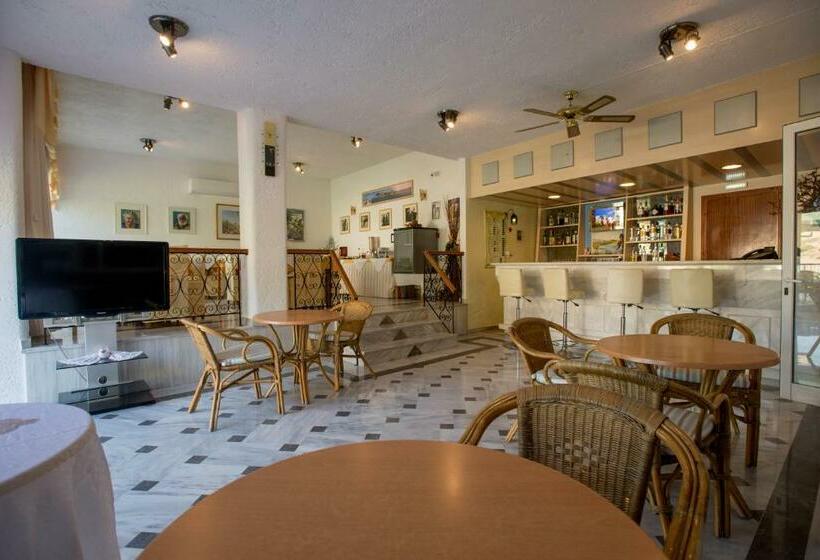 غرفة قياسية, Neos Ikaros