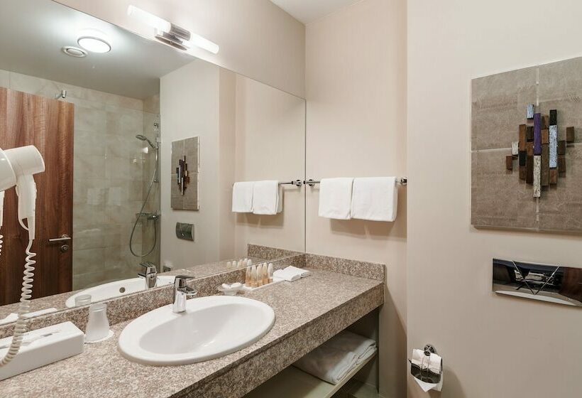 商务房间, Raymond