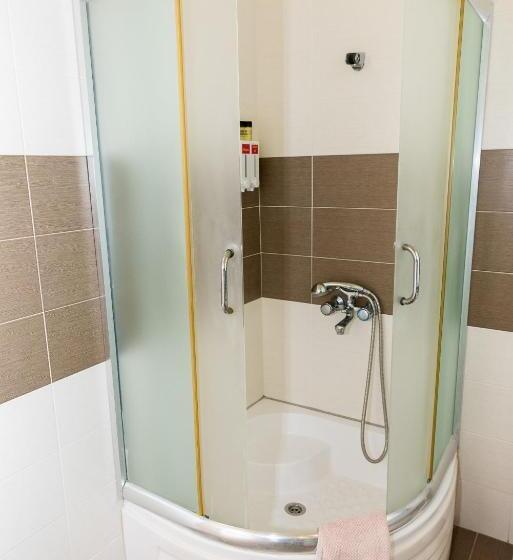 غرفة قياسية ثلاثية, Sourediko