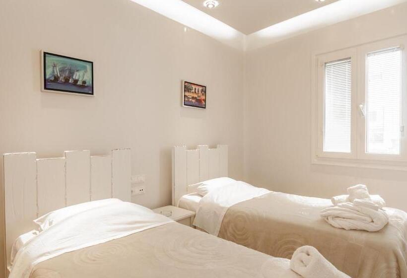 2 Bedrooms Suite Sea View, Villa Adriana