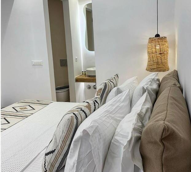 Escritório Estándar, Villa Adriana