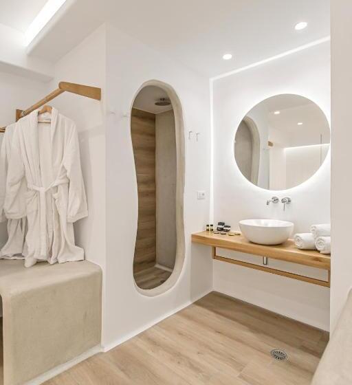 Apartamento 2 Dormitórios, Villa Adriana