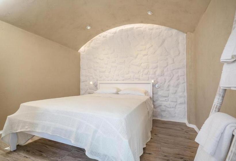 Apartamento 1 Dormitório com Sacada, Villa Adriana