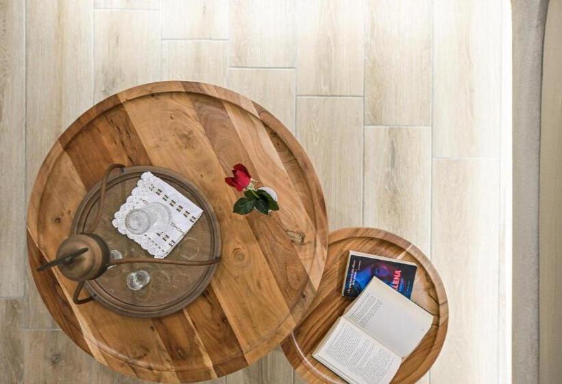 Apartamento 2 Dormitórios, Villa Adriana